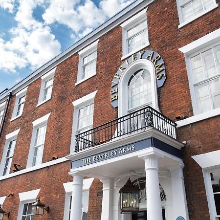 The Beverley Arms Hotel Kültér fotó The Berkeley Arms