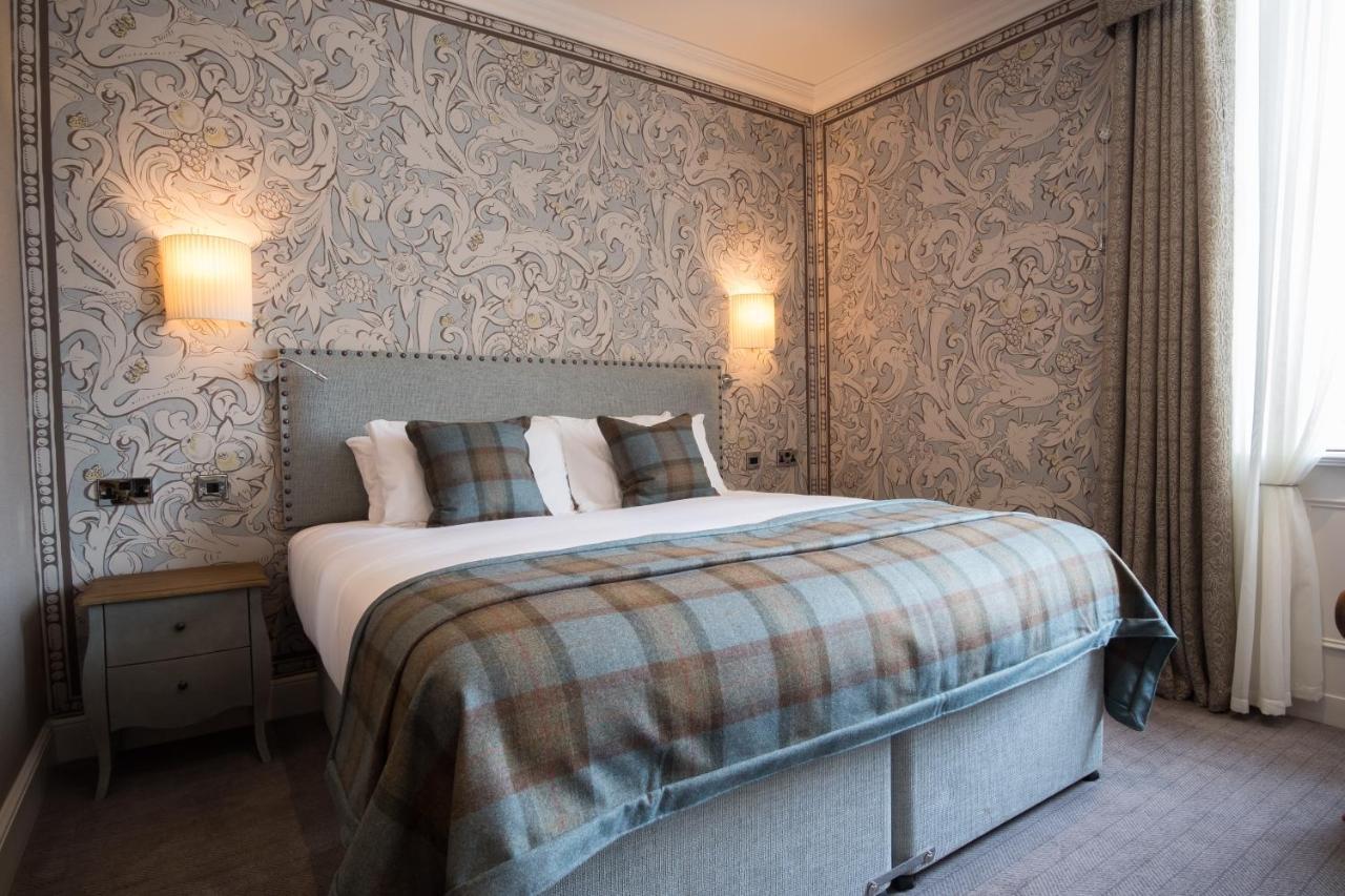 The Beverley Arms Hotel Kültér fotó A bedroom at the hotel