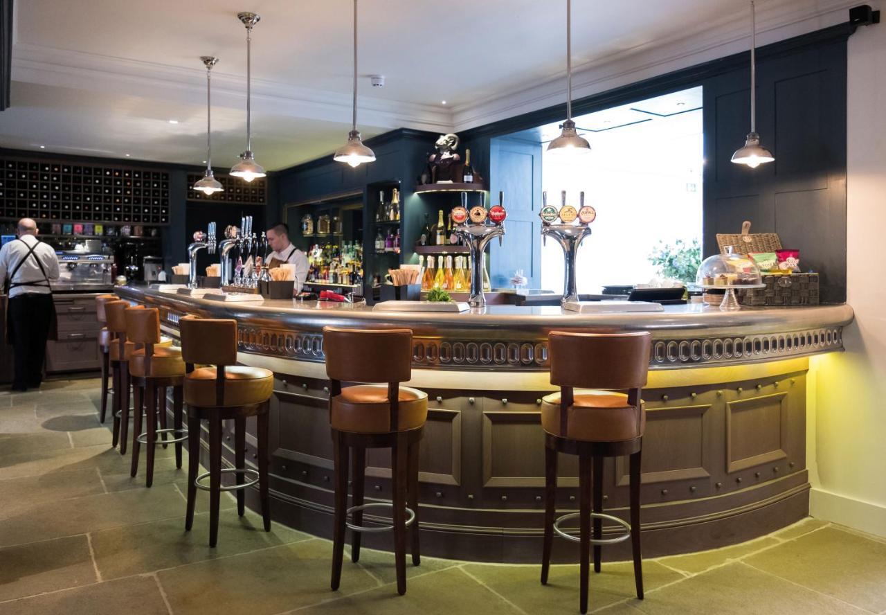 The Beverley Arms Hotel Kültér fotó The bar at The Green Man