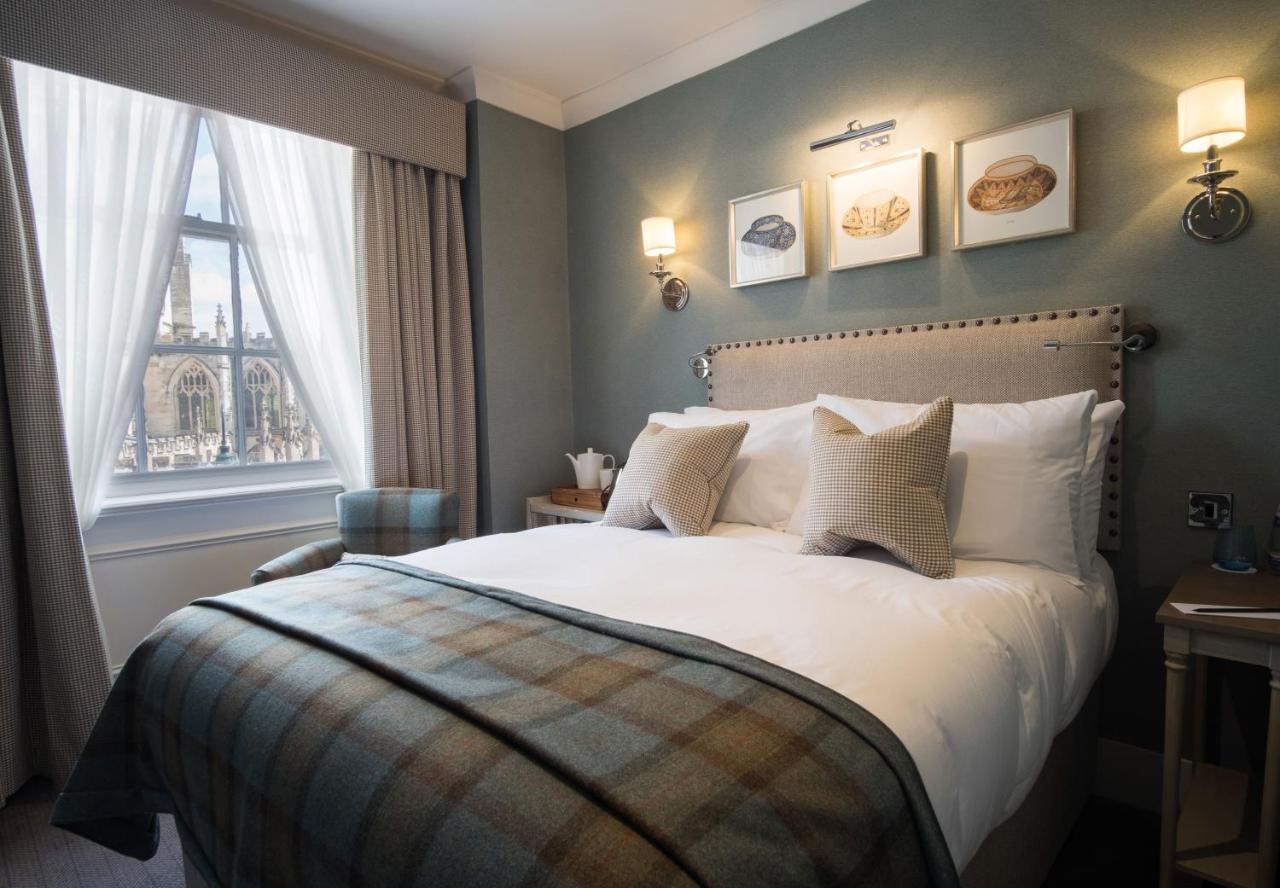 The Beverley Arms Hotel Kültér fotó A bedroom at The Old parsonage